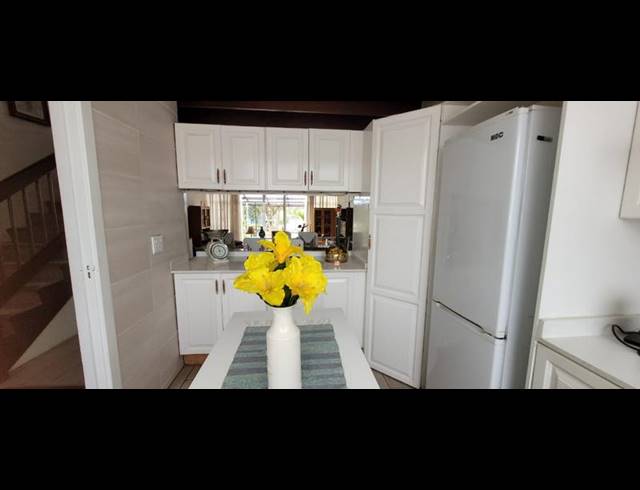 2 BEDROOM TOWNHOUSE FOR SALE IN ALBERANTE